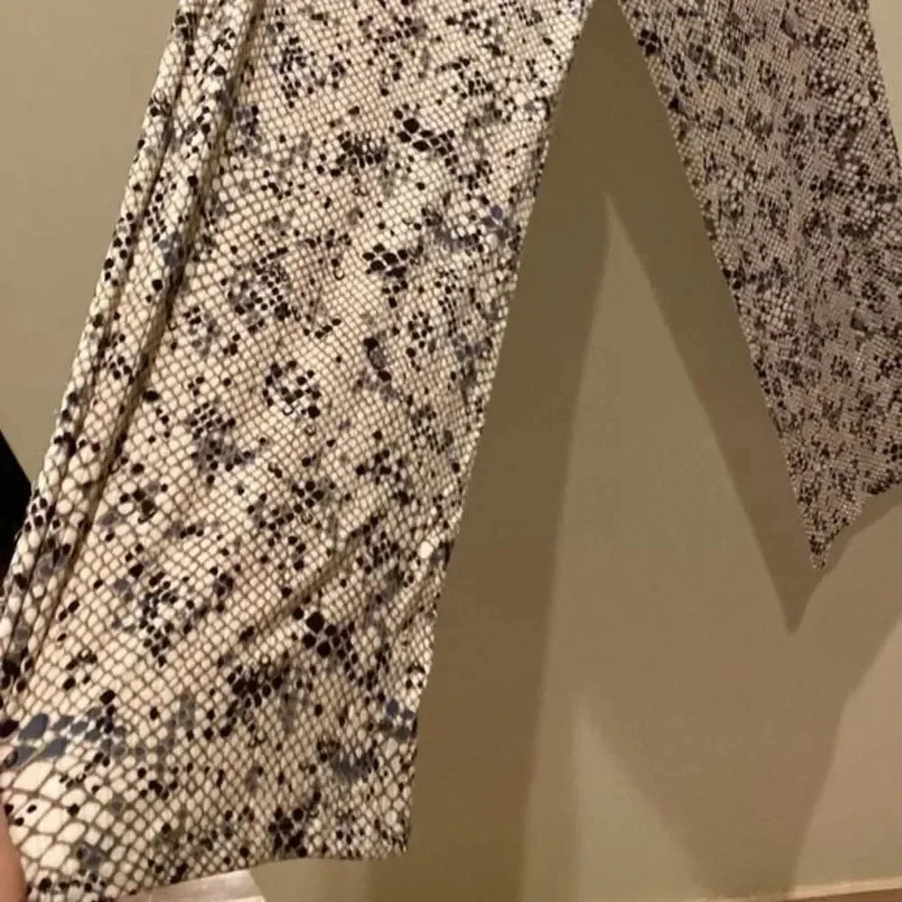 Gloria Printed Pajama Set - Picture 9 of 10